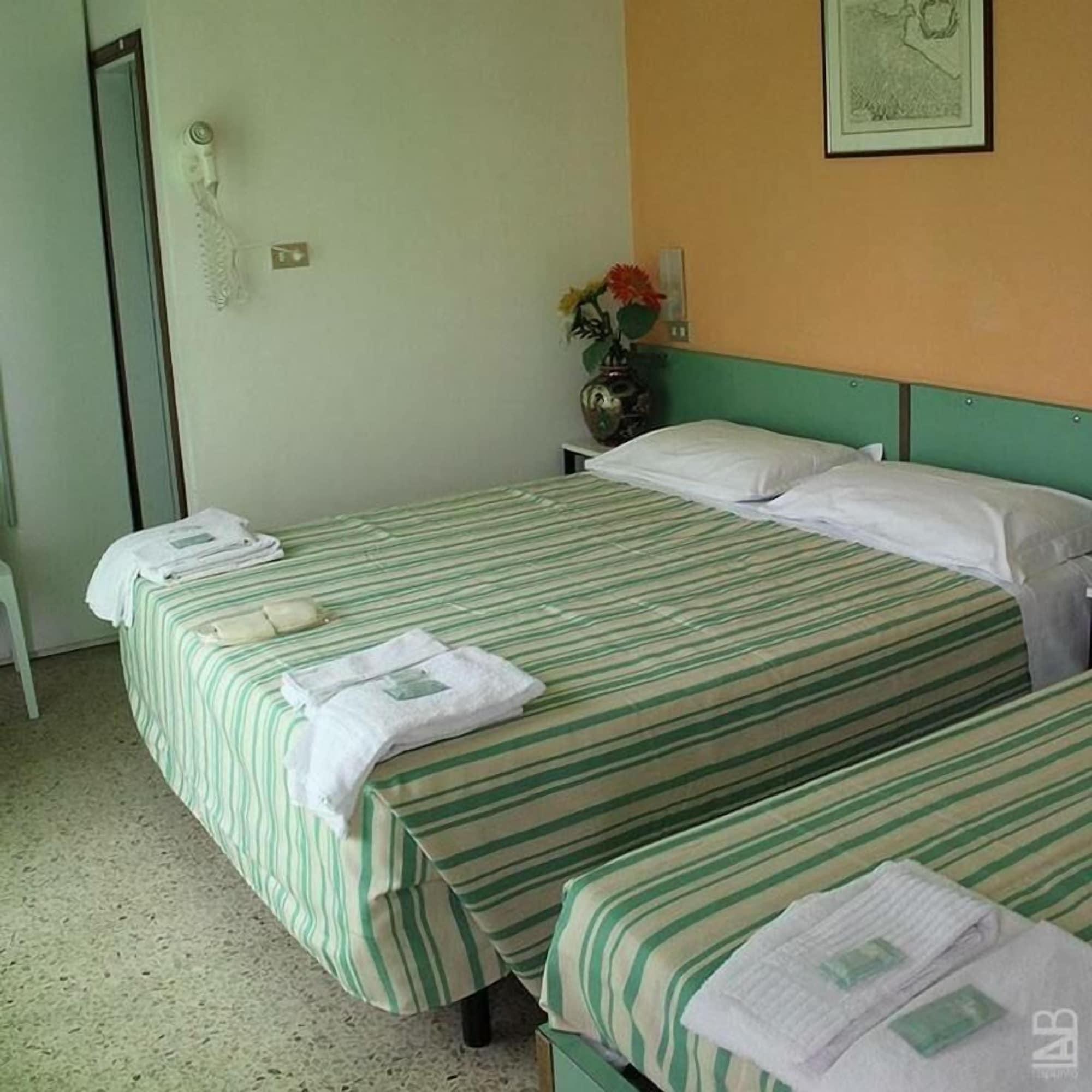 Hotel Nova Dhely Rimini Exterior foto