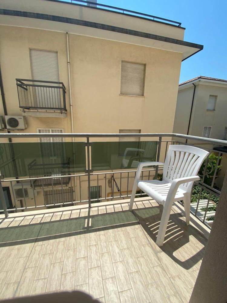 Hotel Nova Dhely Rimini Exterior foto