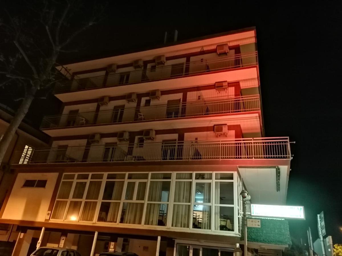 Hotel Nova Dhely Rimini Exterior foto