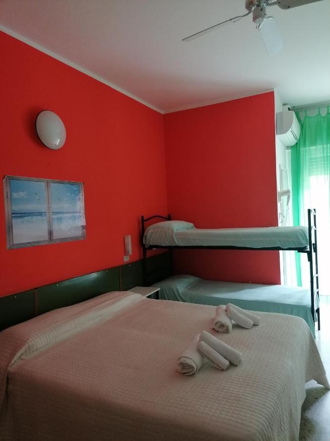 Hotel Nova Dhely Rimini Exterior foto